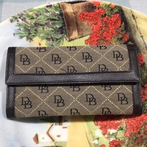 Dooney and Bourke wallet